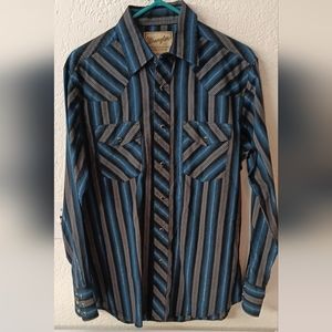 Wrangler long sleeve Pearl snap button western shirt